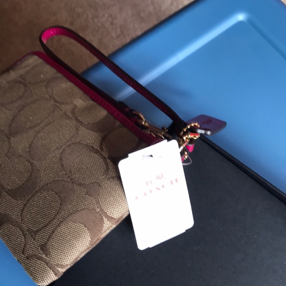 Coach wristlet magenta and khaki brown - Picture 3 of 4